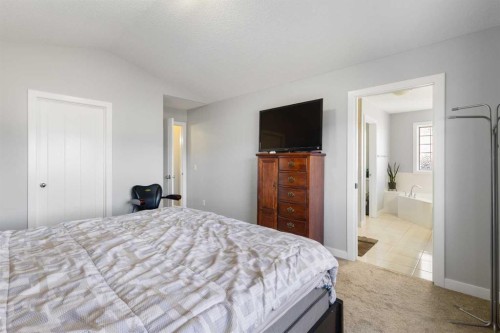 16 Redstone Parade Ne, Calgary, AB - Indoor Photo Showing Bedroom