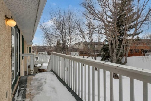 2-200 Sandstone Drive Nw, Calgary, AB - Outdoor