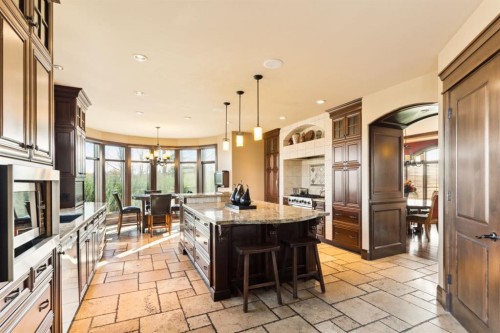 2248 9 Avenue Se, Calgary, AB - Indoor Photo Showing Kitchen With Upgraded Kitchen