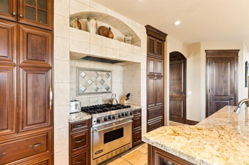 2248 9 Avenue Se, Calgary, AB - Indoor Photo Showing Kitchen With Upgraded Kitchen