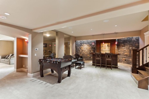 2248 9 Avenue Se, Calgary, AB - Indoor Photo Showing Other Room