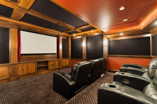 2248 9 Avenue Se, Calgary, AB - Indoor Photo Showing Other Room