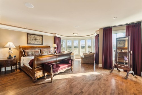 2248 9 Avenue Se, Calgary, AB - Indoor Photo Showing Bedroom