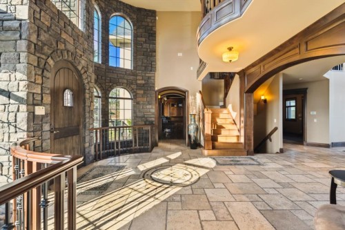 2248 9 Avenue Se, Calgary, AB - 