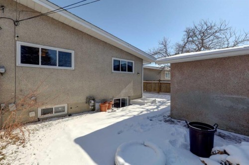 4721 Edmonton Trail Ne, Calgary, AB - Outdoor With Exterior