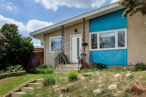 4721 Edmonton Trail Ne, Calgary, AB - Outdoor