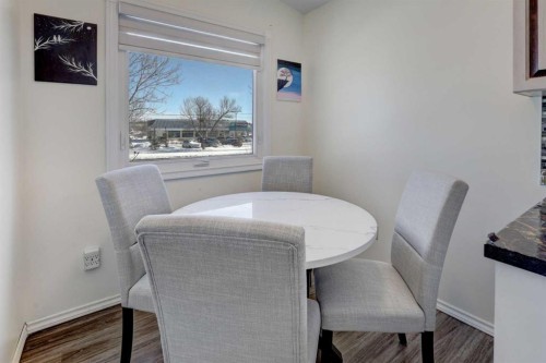 4721 Edmonton Trail Ne, Calgary, AB - Indoor Photo Showing Dining Room