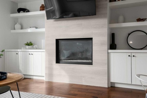 3917 2 Street Nw, Calgary, AB - Indoor With Fireplace