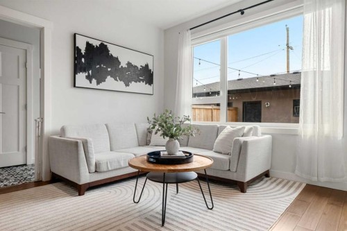 3917 2 Street Nw, Calgary, AB - Indoor Photo Showing Living Room