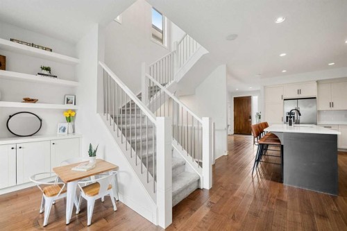 3917 2 Street Nw, Calgary, AB - Indoor