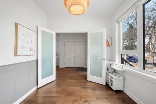 3917 2 Street Nw, Calgary, AB - Indoor Photo Showing Other Room