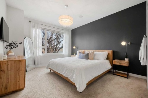 3917 2 Street Nw, Calgary, AB - Indoor Photo Showing Bedroom