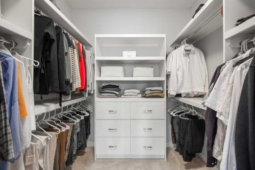 3917 2 Street Nw, Calgary, AB - Indoor With Storage