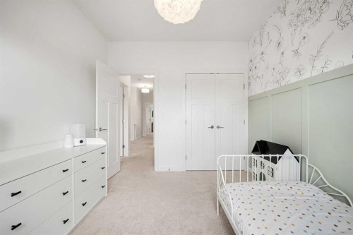 3917 2 Street Nw, Calgary, AB - Indoor Photo Showing Bedroom