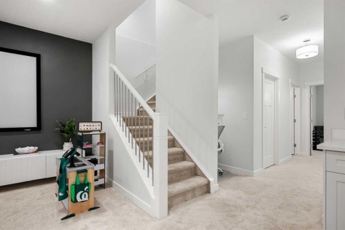 3917 2 Street Nw, Calgary, AB - Indoor Photo Showing Other Room