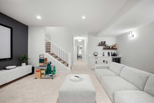 3917 2 Street Nw, Calgary, AB - Indoor