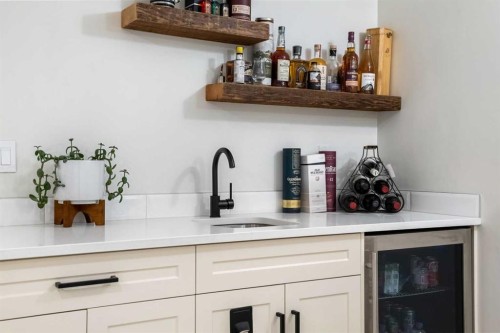 3917 2 Street Nw, Calgary, AB - Indoor