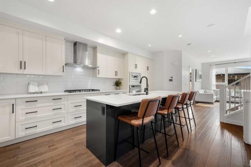 3917 2 Street Nw, Calgary, AB - Indoor Photo Showing Kitchen With Upgraded Kitchen