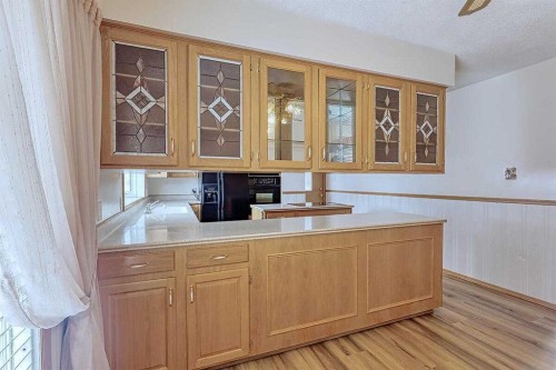 444 Woodland Crescent Se, Calgary, AB - Indoor Photo Showing Other Room