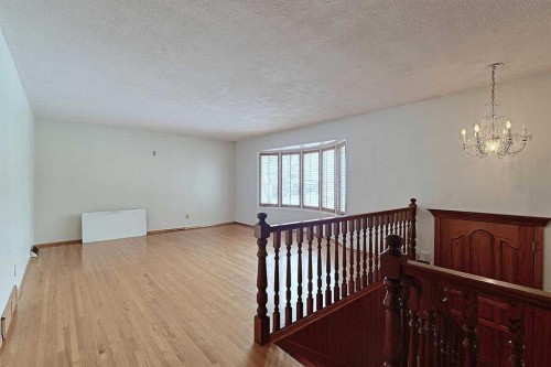 444 Woodland Crescent Se, Calgary, AB - Indoor Photo Showing Other Room