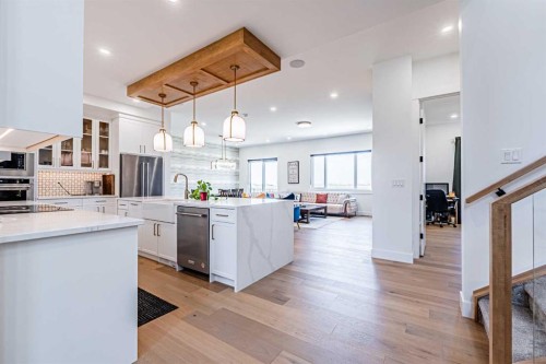 424 Watercrest Place, Chestermere, AB - Indoor Photo Showing Kitchen With Upgraded Kitchen