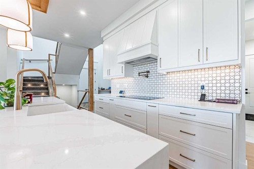 424 Watercrest Place, Chestermere, AB - Indoor Photo Showing Kitchen With Upgraded Kitchen