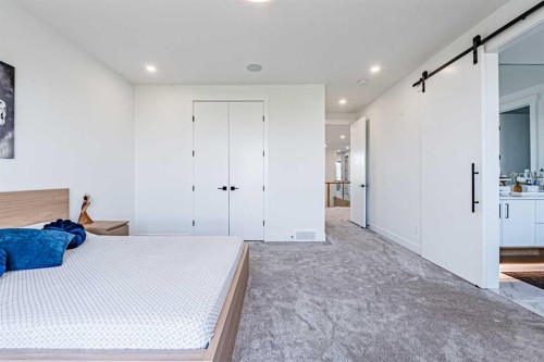 424 Watercrest Place, Chestermere, AB - Indoor Photo Showing Bedroom