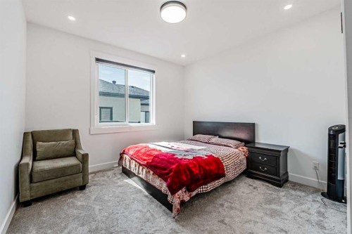 424 Watercrest Place, Chestermere, AB - Indoor Photo Showing Bedroom