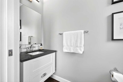 92 Fireside Crescent, Cochrane, AB - Indoor Photo Showing Bathroom