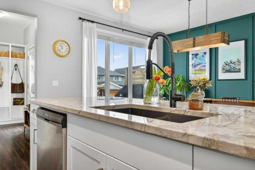 92 Fireside Crescent, Cochrane, AB - Indoor Photo Showing Kitchen