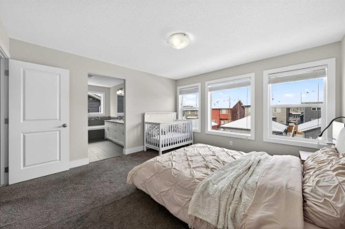 14 Evansfield Road Nw, Calgary, AB - Indoor Photo Showing Bedroom