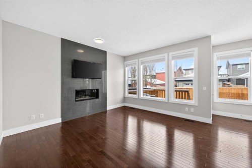 14 Evansfield Road Nw, Calgary, AB - Indoor With Fireplace