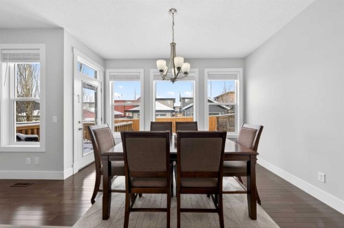 14 Evansfield Road Nw, Calgary, AB - Indoor Photo Showing Dining Room
