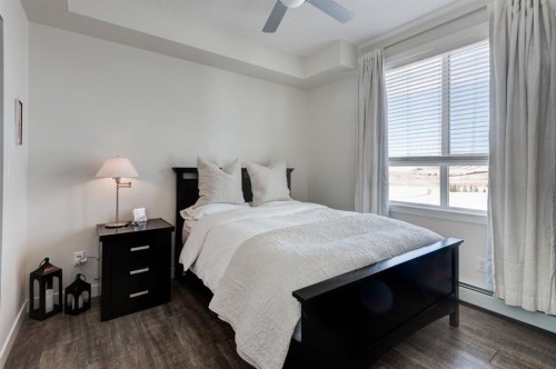 421-10 Walgrove Se, Calgary, AB - Indoor Photo Showing Bedroom