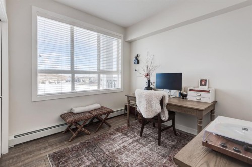 421-10 Walgrove Se, Calgary, AB - Indoor Photo Showing Office