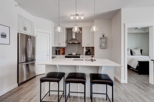 421-10 Walgrove Se, Calgary, AB - Indoor Photo Showing Kitchen With Upgraded Kitchen