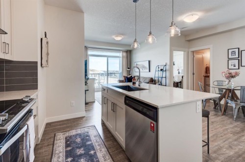 421-10 Walgrove Se, Calgary, AB - Indoor Photo Showing Kitchen With Upgraded Kitchen