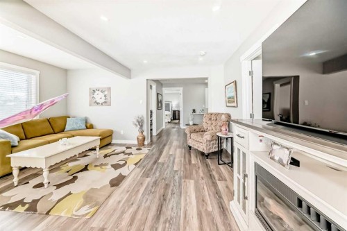 6403 35 Avenue Nw, Calgary, AB - Indoor