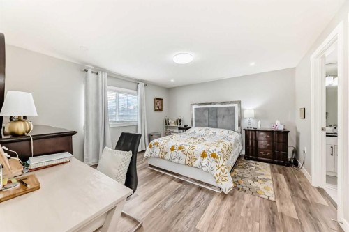 6403 35 Avenue Nw, Calgary, AB - Indoor Photo Showing Bedroom
