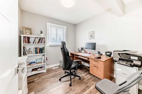 6403 35 Avenue Nw, Calgary, AB - Indoor Photo Showing Office