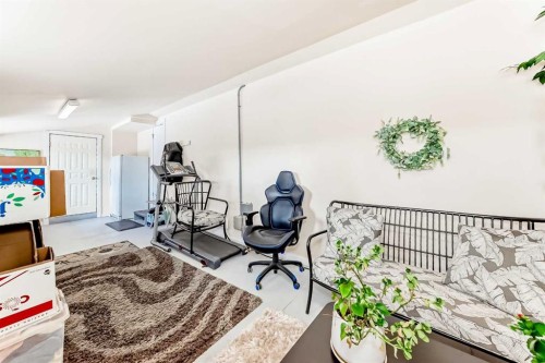 6403 35 Avenue Nw, Calgary, AB - Indoor