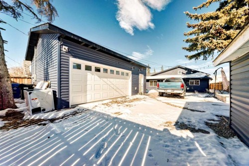 6403 35 Avenue Nw, Calgary, AB - Outdoor