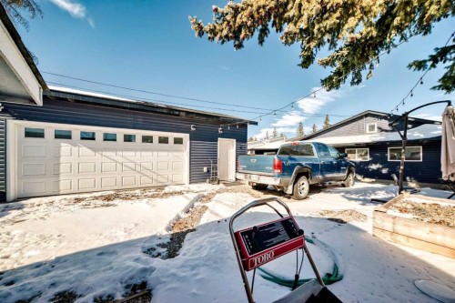 6403 35 Avenue Nw, Calgary, AB - Outdoor