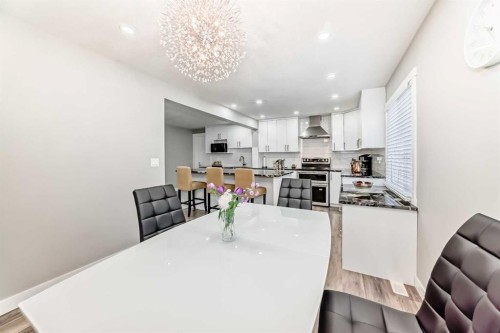 6403 35 Avenue Nw, Calgary, AB - Indoor Photo Showing Dining Room