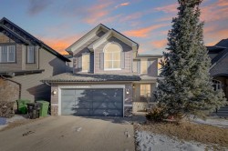96 COUGARTOWN Close SW Calgary, AB T3H 0B3
