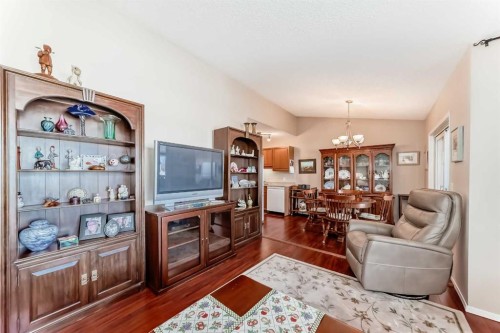 151 Macewan Ridge Villas Nw, Calgary, AB - Indoor Photo Showing Living Room