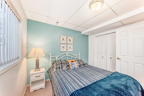 151 Macewan Ridge Villas Nw, Calgary, AB - Indoor Photo Showing Bedroom