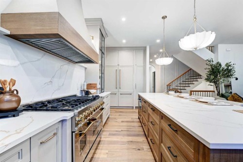 3207 Alfege Street Sw, Calgary, AB - Indoor Photo Showing Kitchen With Upgraded Kitchen