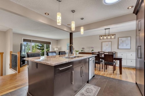 335 Huntbourne Hill Ne, Calgary, AB - Indoor Photo Showing Kitchen