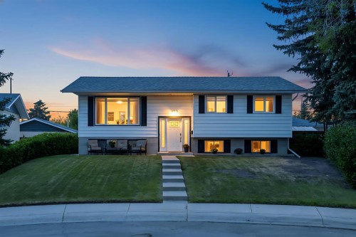 335 Huntbourne Hill Ne, Calgary, AB - Outdoor With Facade